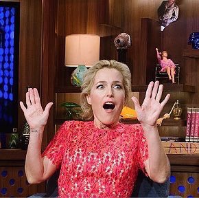 ripadictos's tweet photo. No puedo creer que How i met your mother es mi serie favorita y recien caigo que hace un año estoy usando un paraguas que me encontré en un bar https://t.co/6APC9Kk0rQ