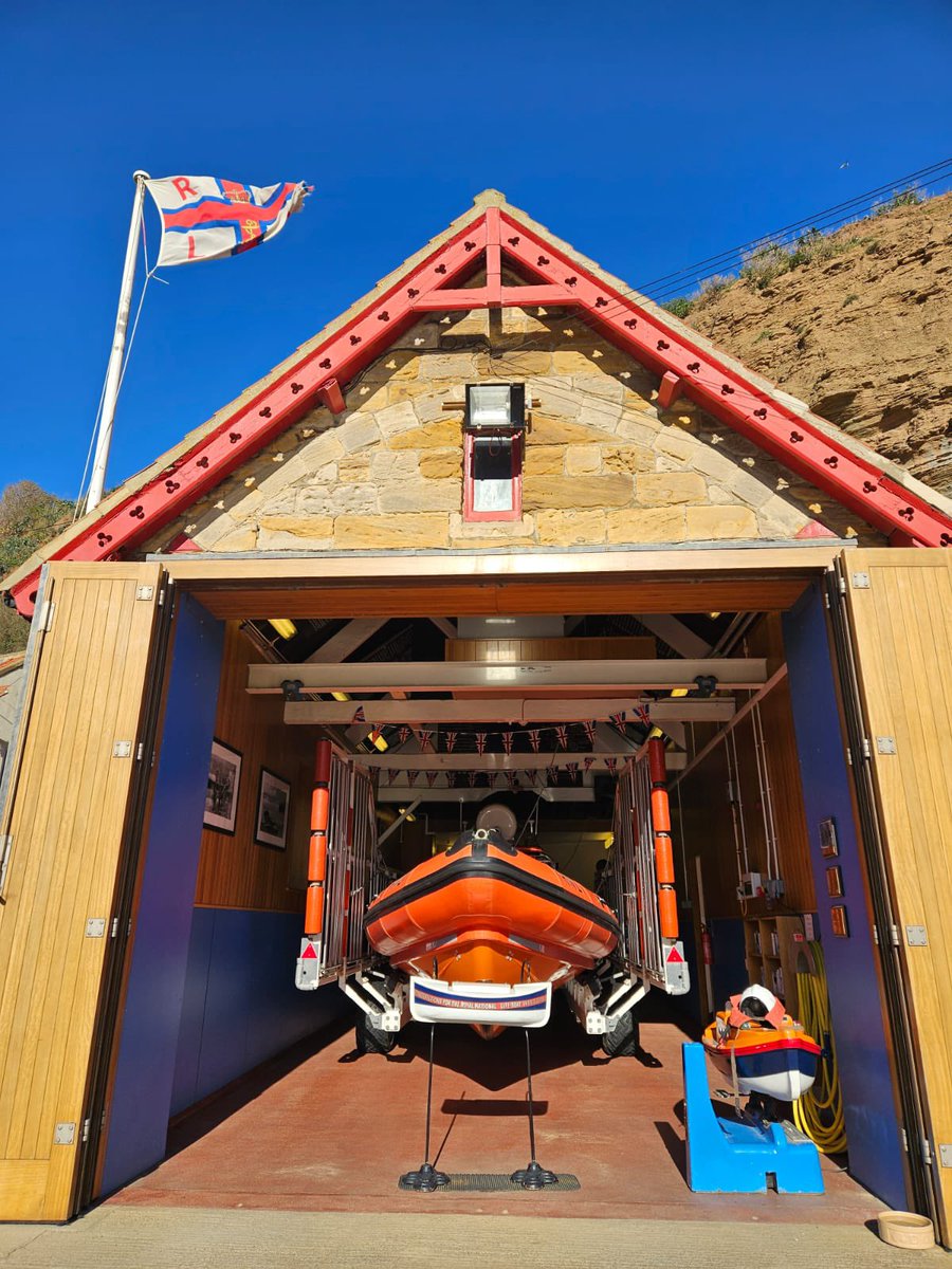 WalesHighZNZ's tweet photo. A lovely day in North Yorkshire - Sunday roast and a trip to the RNLI for our Paraguayan partners @WalesHigh @whsmfl https://t.co/wPCCes112p