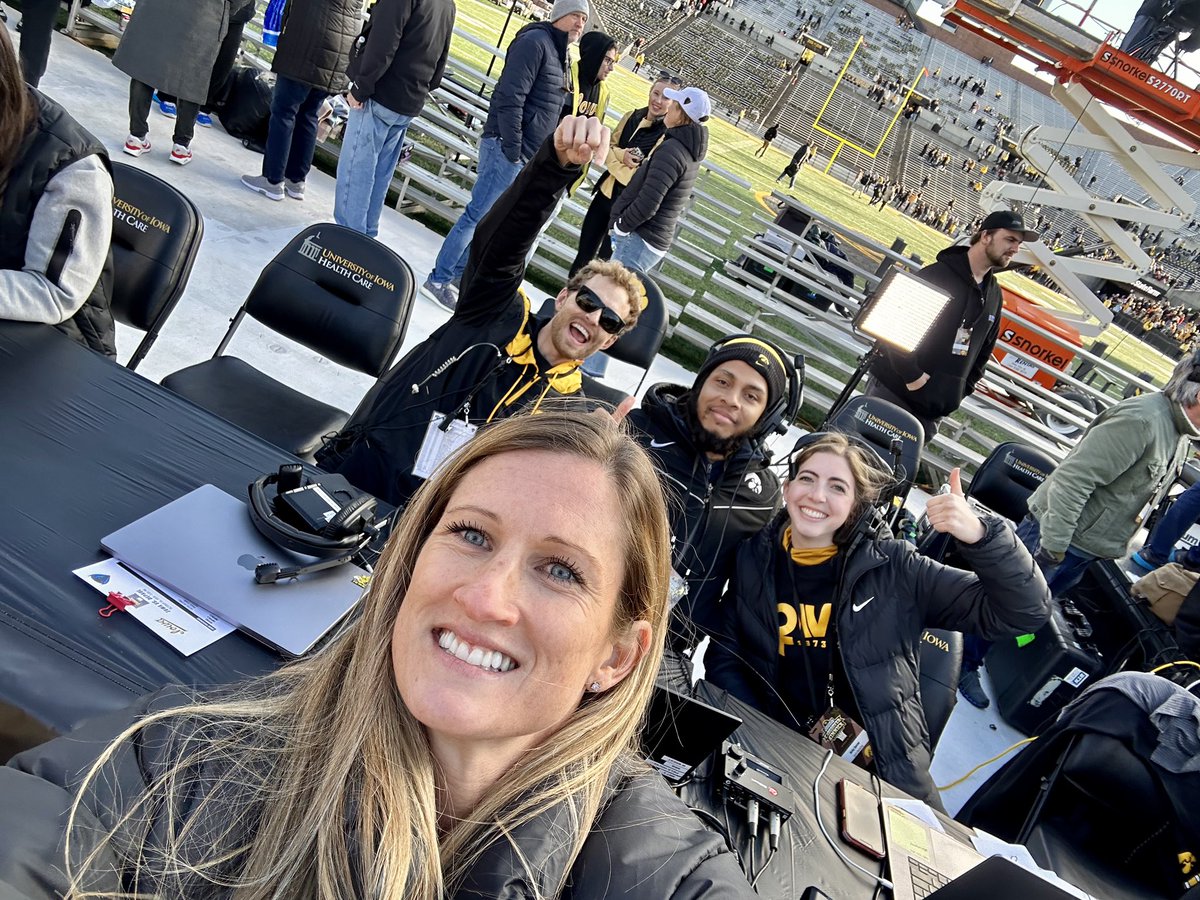 demarcus__11's tweet photo. That was 𝙁𝙪𝙣…

Grateful I was able to play a role in Crossover at Kinnick! A record-setting day for the #Hawkeyes 🐤

Spectacular show @Bsperaw04 👏🏽 https://t.co/H6evUP2Cte