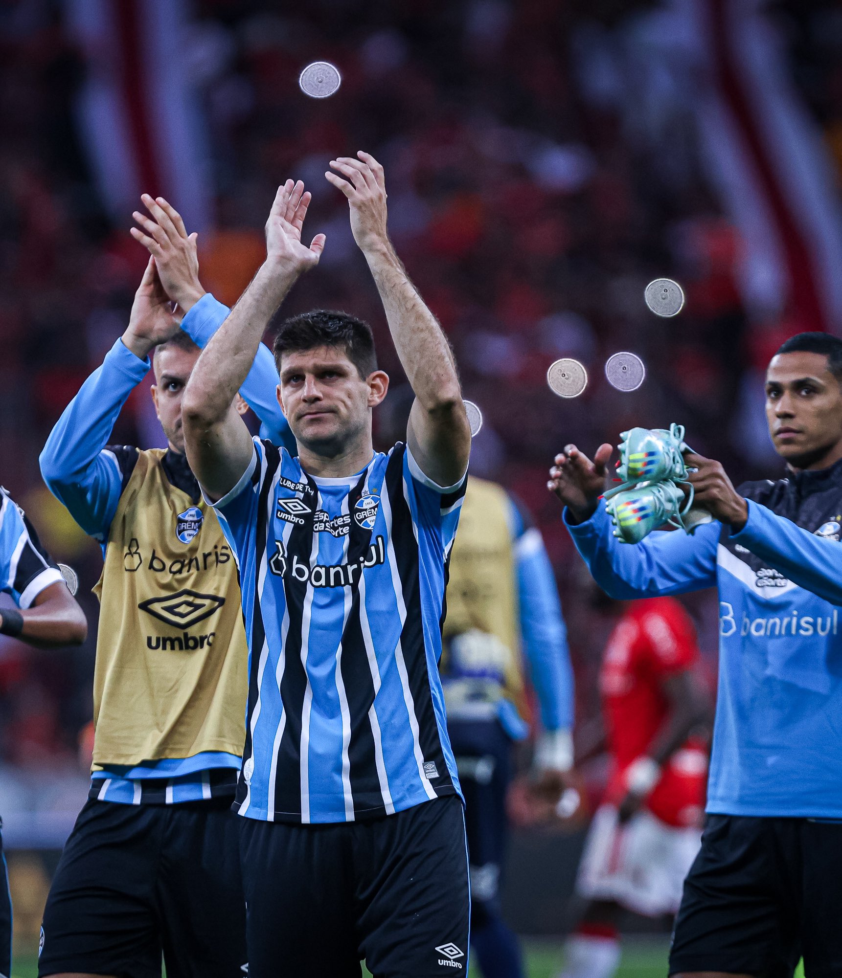 Ninguém teria coragem de fazer isso, literalmente SANGROU em campo:  Kannemann mostra porque é ÍDOLO do Grêmio e tem ATITUDE surpreendente