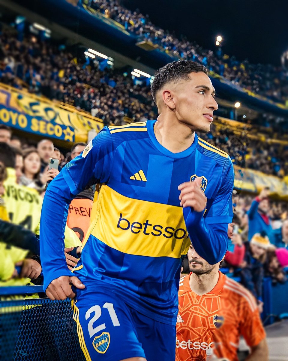 FacundoKopenha1's tweet photo. @BocaJrsOficial El partido de este pibe que fue? https://t.co/J7gARLKVvx