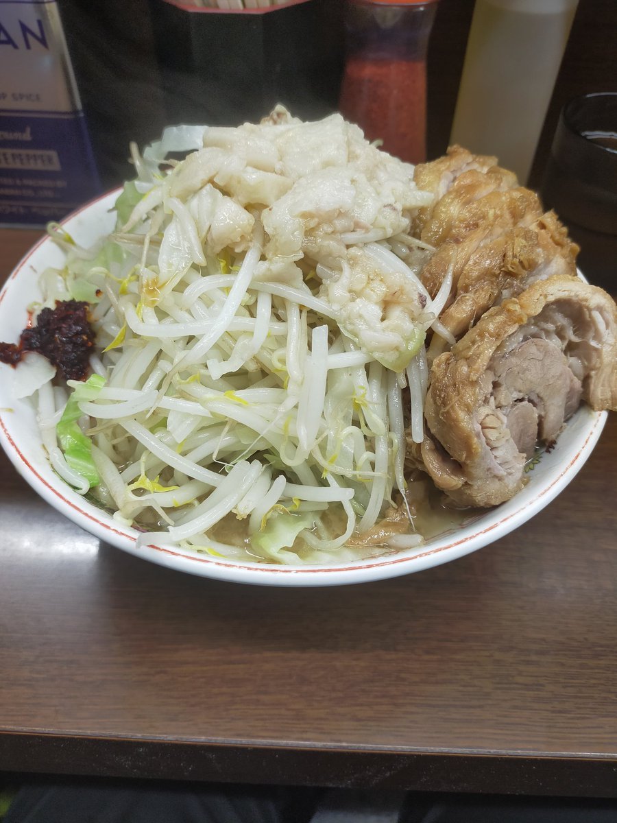 shint2356's tweet photo. 関内二郎、うめぇ～ https://t.co/tkLew5LMk4