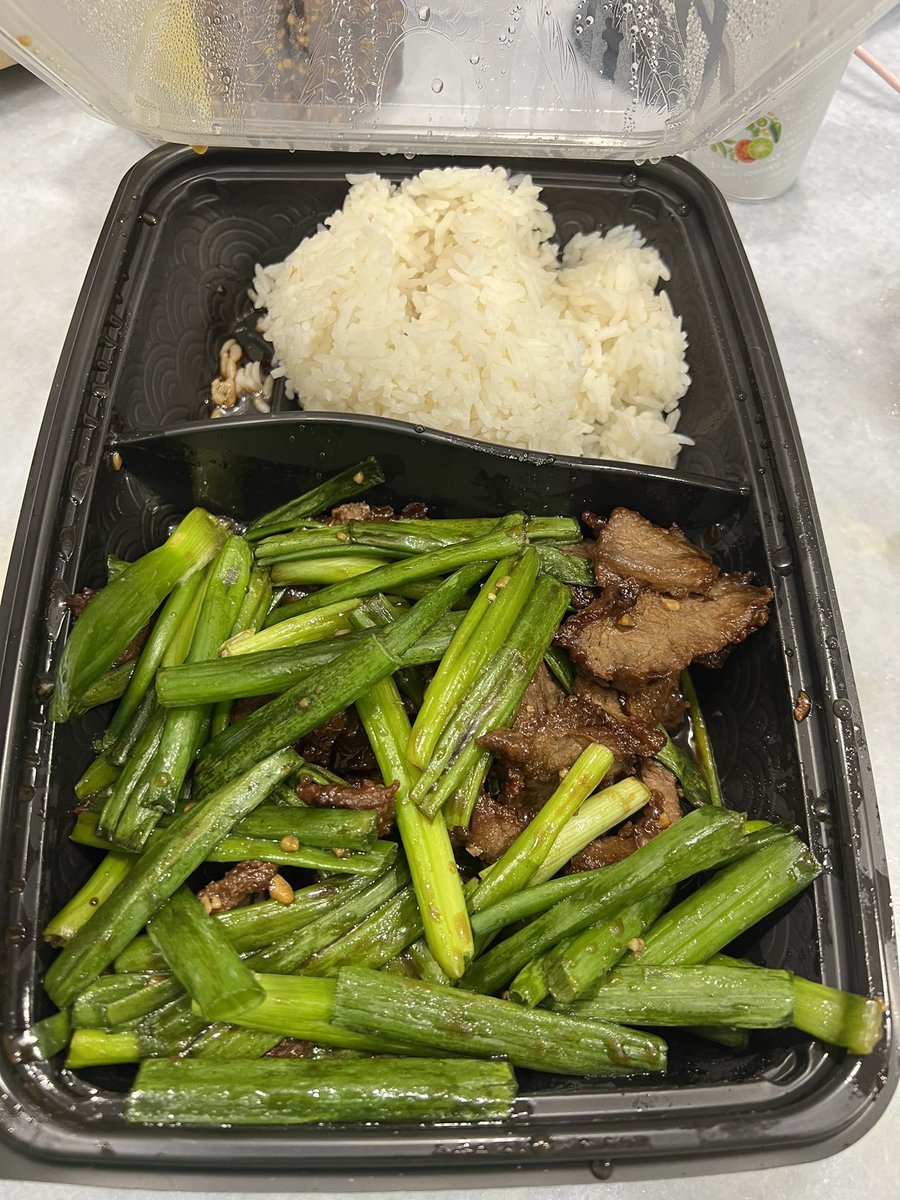 avantony83's tweet photo. About to try @PFChangs newest menu item, green onions with a Mongolian Beef garnish. #wheresthebeef #pfchangs #disappointingdinner https://t.co/BXqRp99lMe