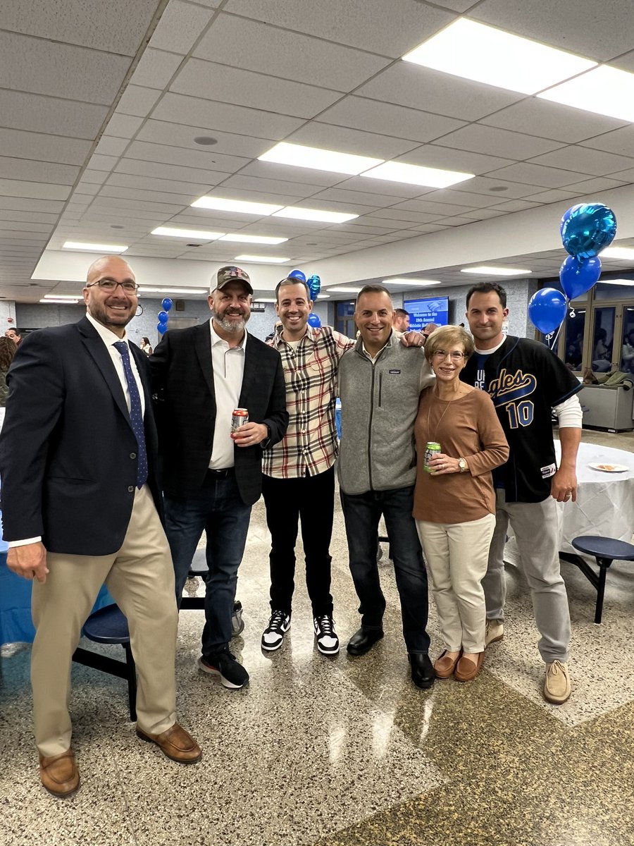 dmurph88's tweet photo. The legendary Joe Tasman had a big day yesterday! Great to see him celebrate with his former players as they were inducted in the HPS HOF! @HPS_Eagles @HPSAthletics @Chris22edu @tmccarthy5210 @rebecca_bilski @joseph_tasman https://t.co/j0rQOSCzAQ