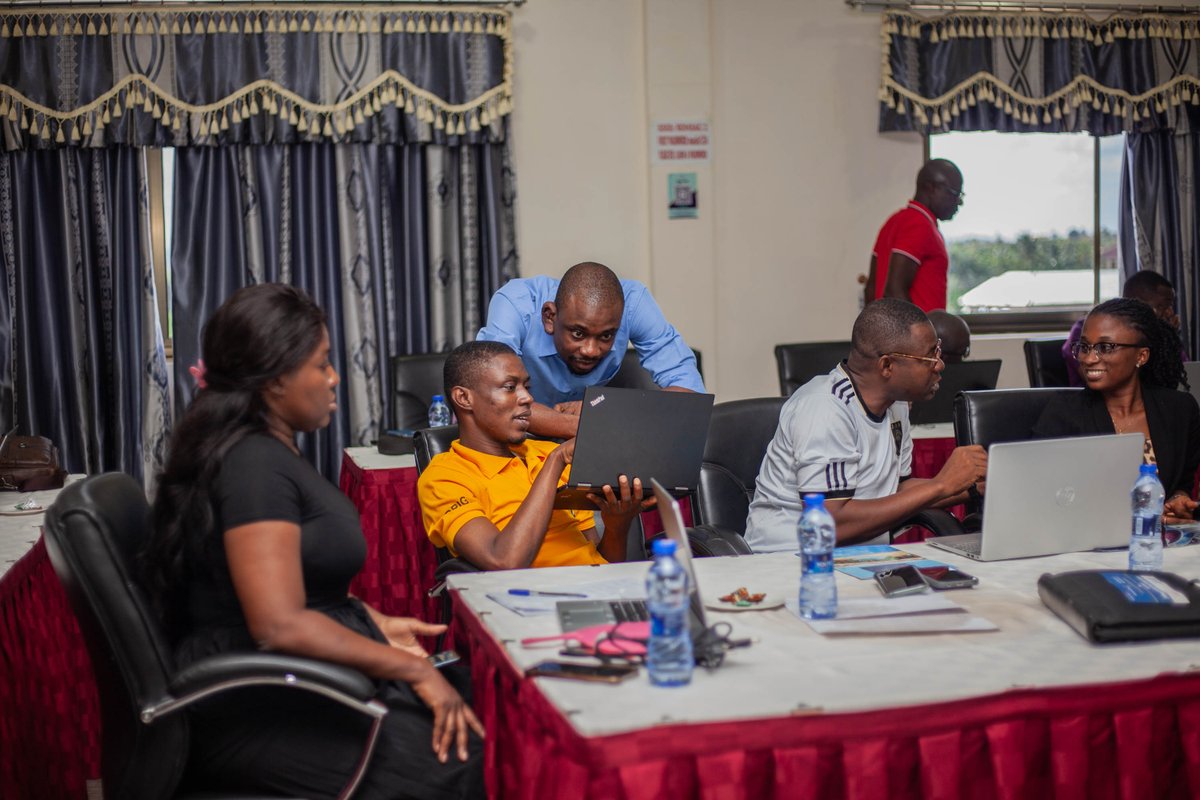 AcepaAfrica's tweet photo. On the third and final day of our training under our @Hewlett_Found funded #DAP Project imp. in partnership with @StatsGhana the dedicated team from the Research and Committees’ depts. of @parliament_gh engaged in valuable discussions on utilizing StatsBank and District Brief Dev https://t.co/QHIGbDoVA0