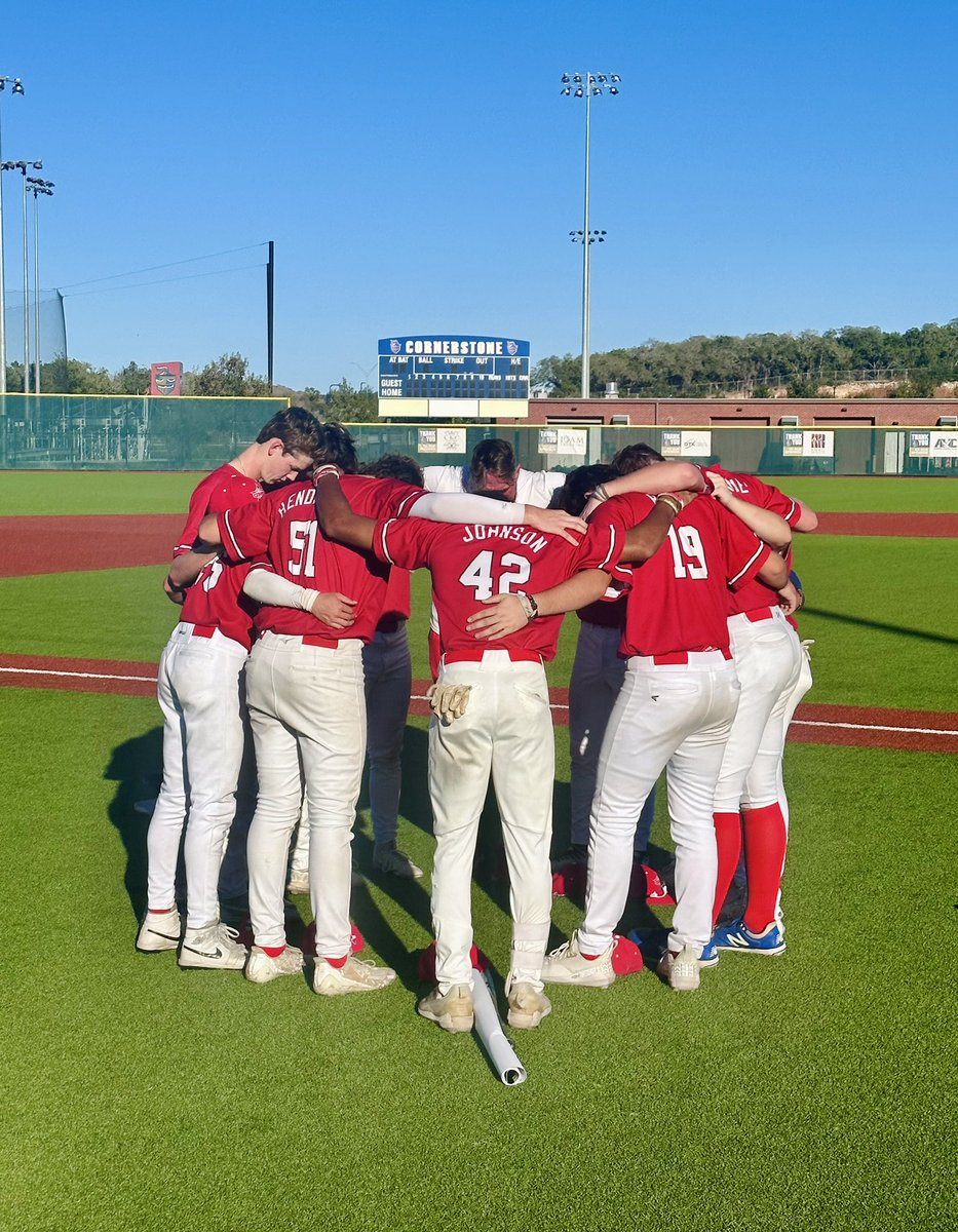 TXTwelveCapCity's tweet photo. Words can’t express how proud I am of these young men!! Great weekend fellas! I love you guys. 👊🏼💥❤️#biggerthanbaseball https://t.co/d13V0gHh2S