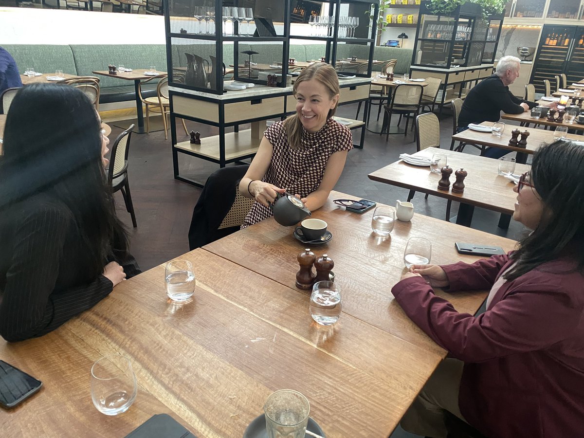 PathOfHopeInc's tweet photo. 🤝Meeting with @Mariarennie7, Consul-General of the UK 🇬🇧 in Perth. Our interns delved into discussions about the 1 Dec 2023 POH business event. Thanks to the Consul-General for her invaluable insights, enriching our interns future careers in Business &amp; Int. Relat. 🌐🎓 https://t.co/EkpEdbGz8X