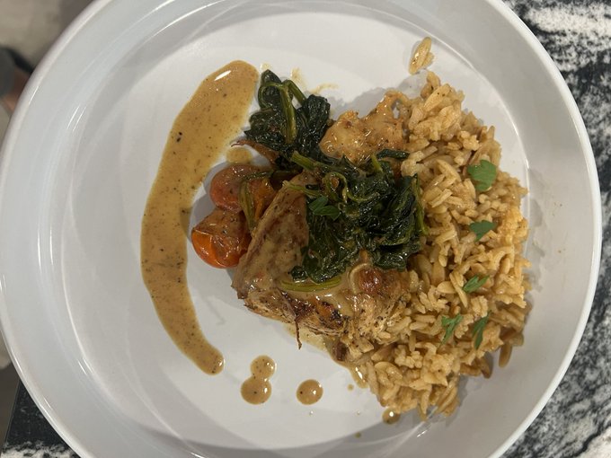 Catch me in the kitchen on Sundays https://t.co/pTD41J8Qyf<a href="/tag/grinchmas"class="tags"><span>#grinchmas</span></a>