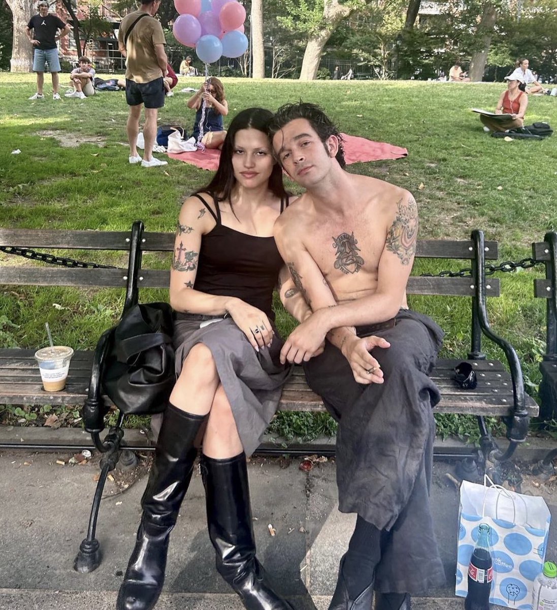 lyraskyofficial's tweet photo. When was the photo taken? This year's American tour? 💕💕

#MatthewHealy #the1975 #Gabbriette https://t.co/Qi53KFP3YY