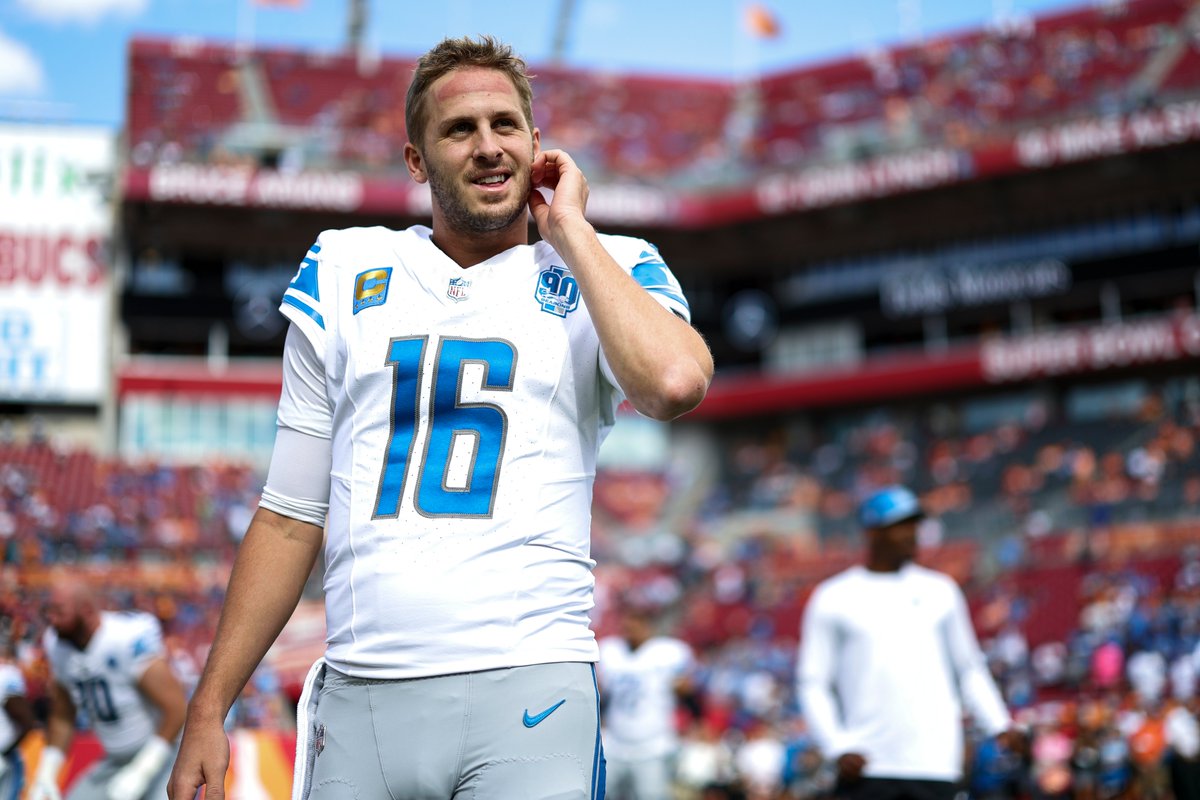 brgridiron's tweet photo. Jared Goff balled out today 🔥

-30/44
-353 Yards
-2 TD

Lions improve to 5-1 and extend their lead in the NFC North https://t.co/9FBDz2UXgx