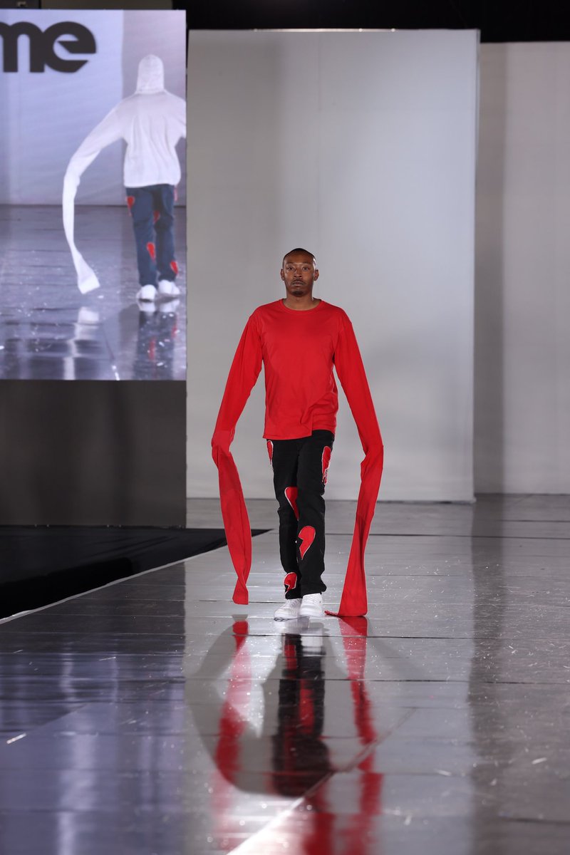 PendingActor's tweet image. I became a legit Fashion Model! This been one of my dreams since 6th Grade! GOD is Great! Life is Good! 😁🙏🏾 #LAFW #TME