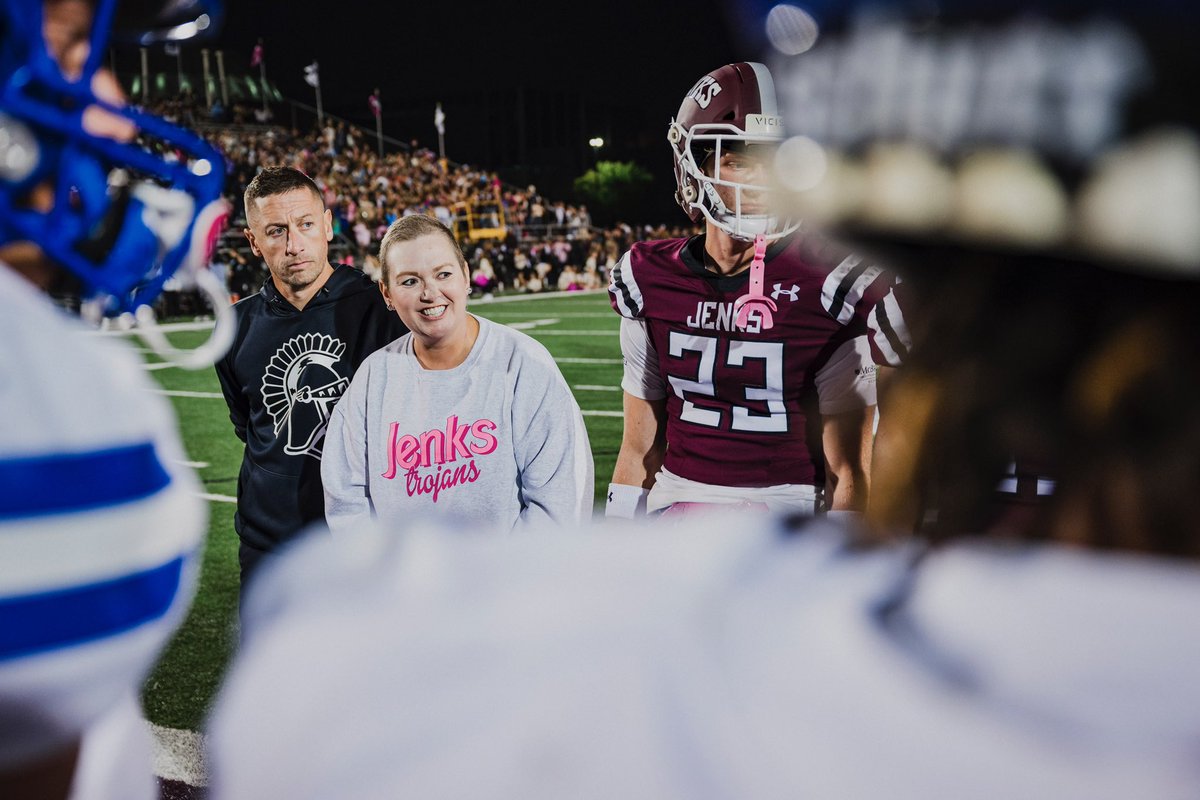 Trojan Family 🩷 Honorary Captain Kinsey Gaylor, wife of Jenks Defensive Coordinator, Adam Gaylor and mother of Jenks sophomore soccer player, Addy Gaylor, and Jenks 5th grader, Cason Gaylor. <a href="/MrsCoachGaylor/">Kinsey Gaylor</a> <a href="/CoachAdamGaylor/">Adam Gaylor</a> <a href="/jenkstrojans/">@JenksTrojans</a>