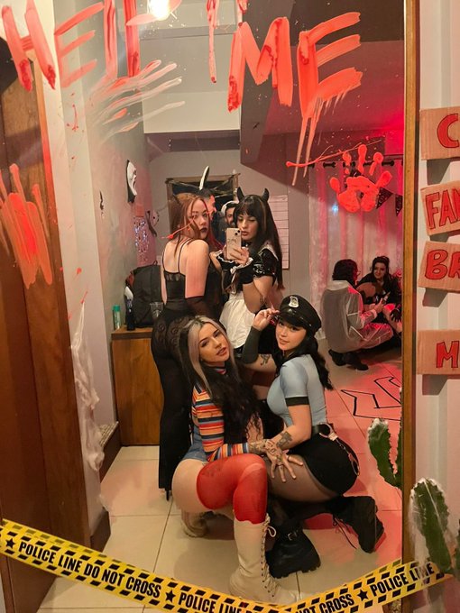 Festinha de Halloween em casa 👻 https://t.co/s0F2sanUu5