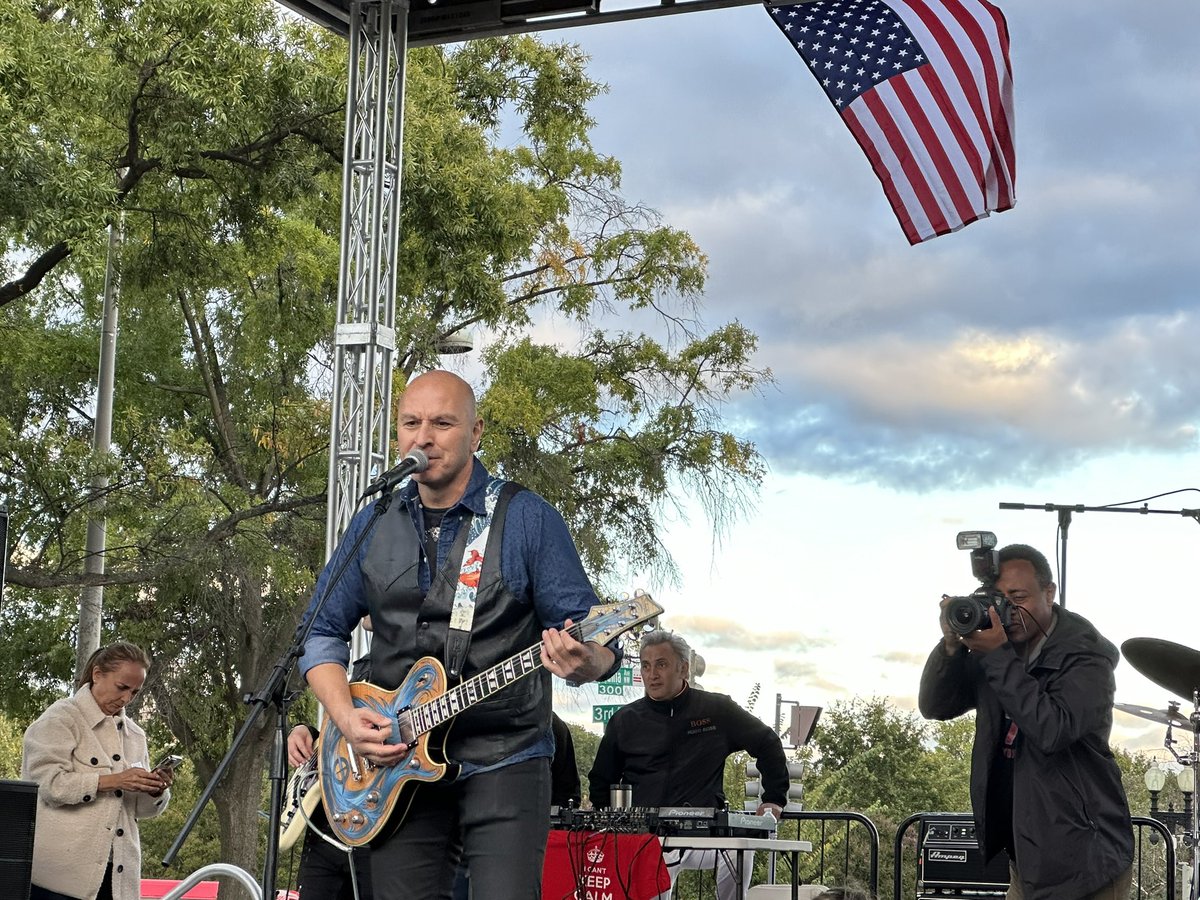 Demir Demirkan Band
DC Türk festivali 2023
DC Turkish Festival 2023

#TürkFestivali🇹🇷
#DCTurkishFestival🇹🇷