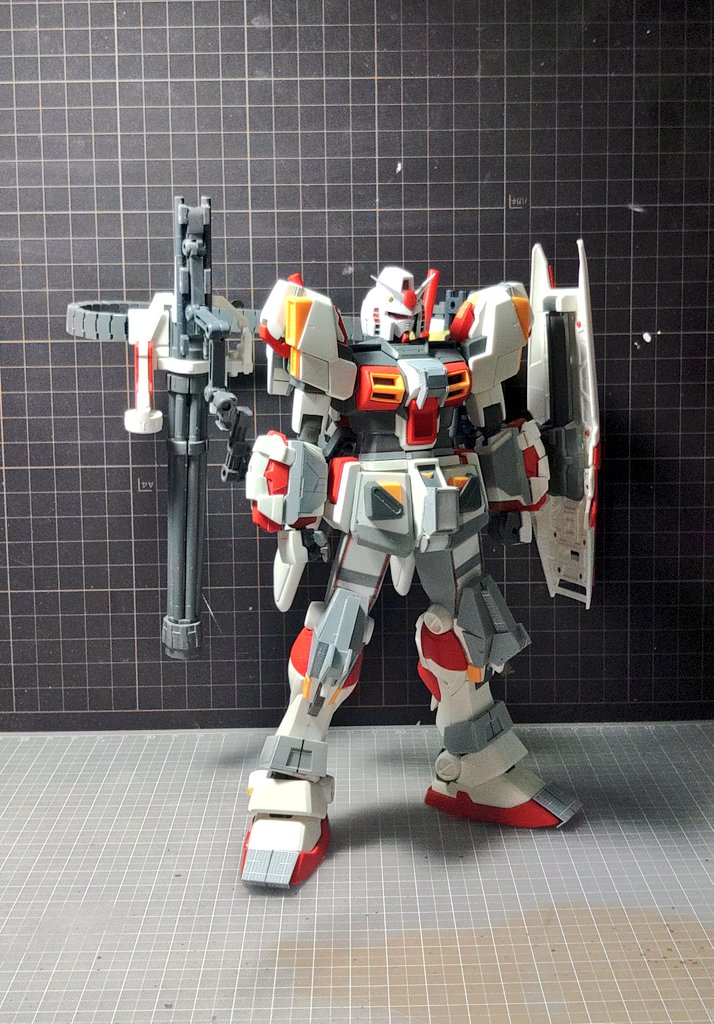 BuchiMA2's tweet image. MG ガンダム5号機、色々ありましたがキットのパーツは全て揃ったので心置きなく再開出来ます、過去の写真を確認したら自作したパーツがある程度無いのでそこからですね🙂(写真は最後にUPした頃のですけどね)