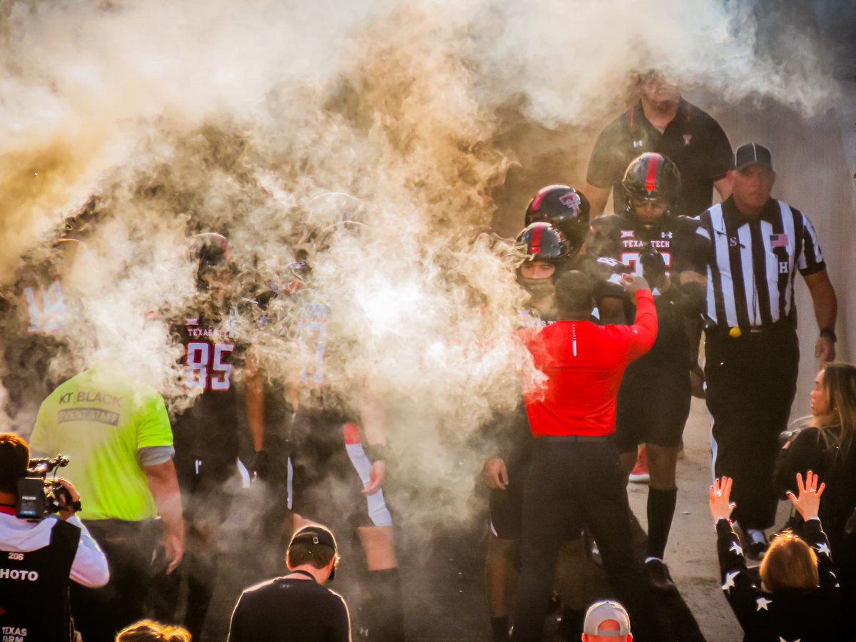 pattyice1115's tweet image. Frames from the Jones! #WreckEm #CFB