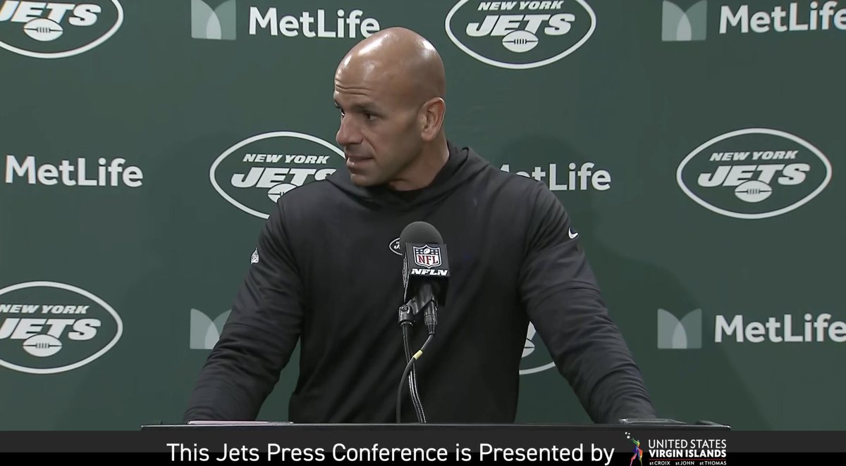 henrycmckenna's tweet image. Robert Saleh on the #Jets defense: &quot;We&apos;ve played a gauntlet of quarterbacks. And I know we haven&apos;t gotten all wins, but we&apos;ve embarrassed all of them.&quot;