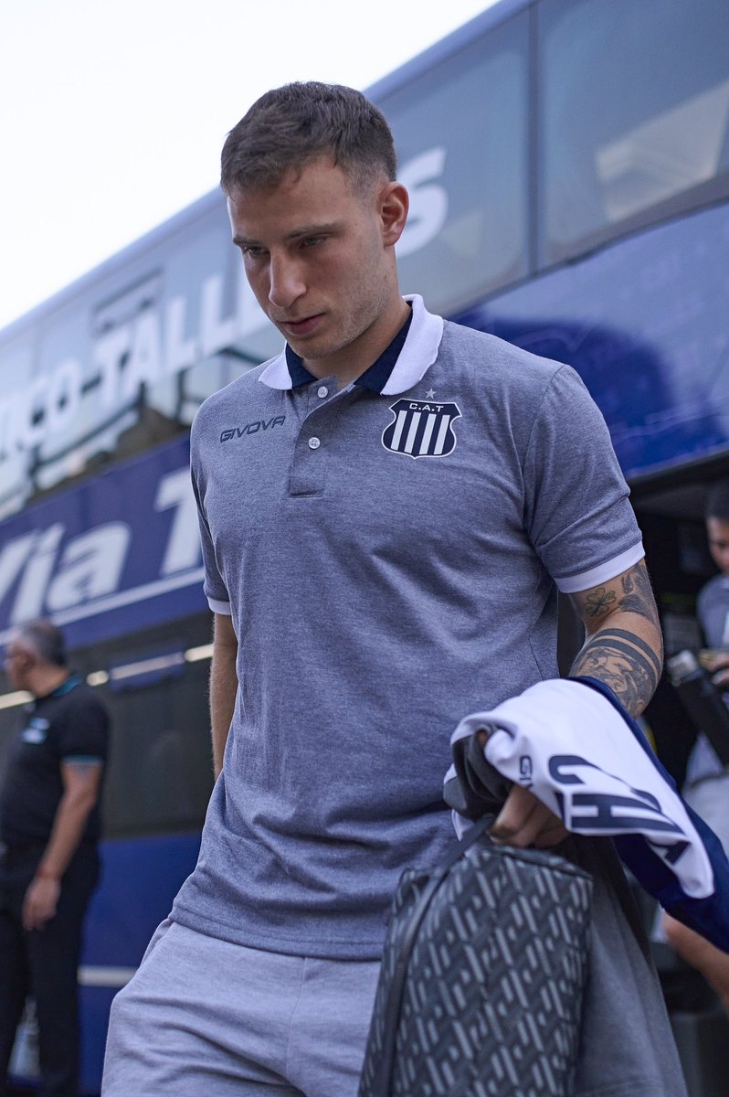 Esa mirada tiene una misión....algo tiene guardado, en vos confío barti