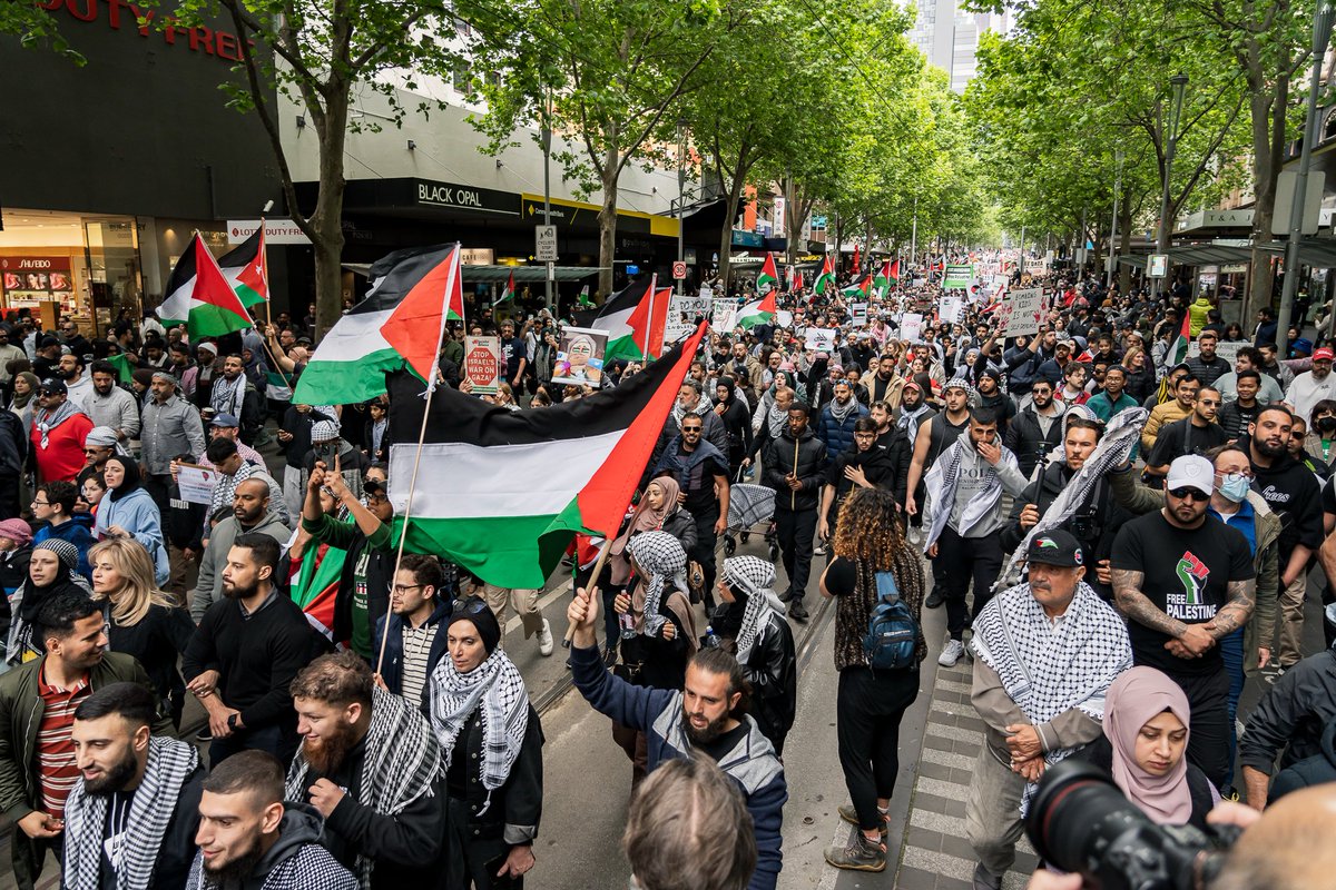 Swanston St yesterday afternoon. When there's a genocide going on, with the backing of the Australian and other Western governments, this is what you want to see. But we need to keep it up. Join us next Sunday, 12pm, at the State Library to do it again. 

PHOTO CREDIT: Matt Hrkac