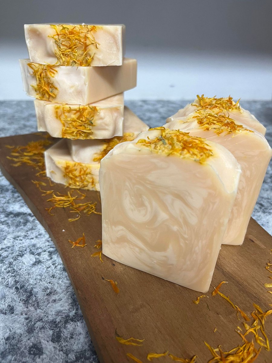 texturescrafts's tweet photo. Welcome to our new member, #soap maker Christine Rathwell-Furs now at #TexturesCraftworks @lockestshops
#handmade #HamOnt #handcrafted #local #artisan #artisansoap #handcraftedsoap #handmadesoap #smallbatchsoap https://t.co/46ZSa2rdZ6