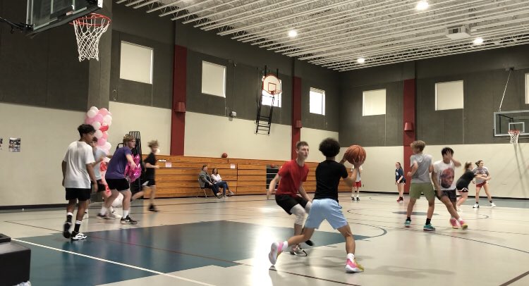 @KaedenGarcia08 getting work in at the NBC Basketball Clinic today hosted by @prephoopsor_jp 🏀 #fallbasketball #basketballclinic @PrepHoops @PrepHoopsOR @CoachBHoke @HoopsFactoryTV