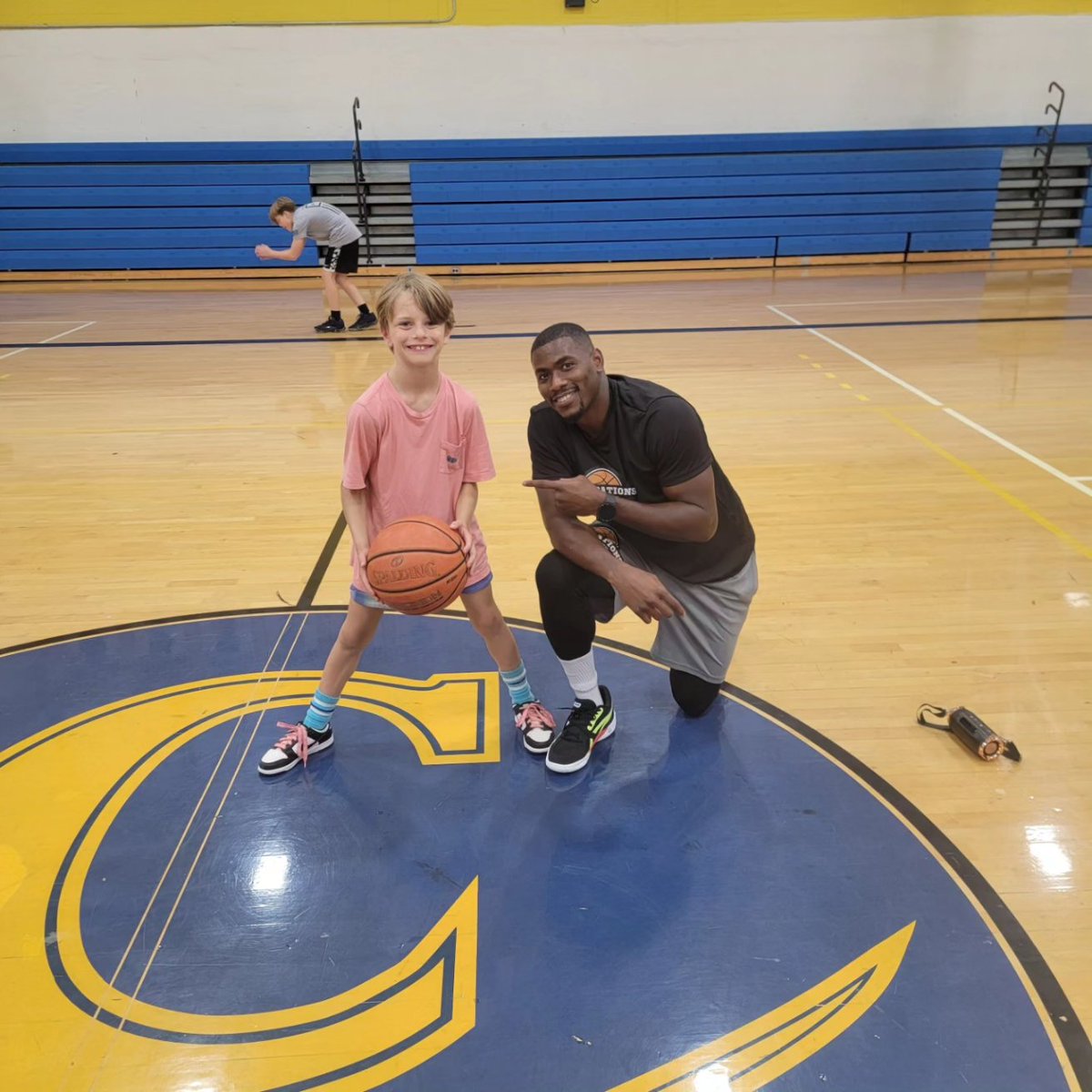 ConteeTim's tweet image. Great sessions this evening!!!

Special thanks to the families and the kids that put in work!!!!

Registration is open for October sessions. Don't miss out!!!

Sunday's October 22,29
Calvert High School
Elementary 5:00
Middle school 6:00
Drop ins $55

…tions-skill-development.my.canva.site