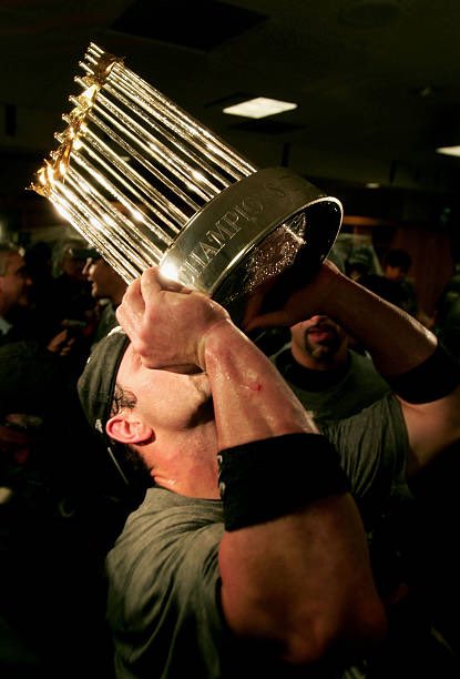 Chicago History ™️ on X: Aaron Rowand kissing the 2005 World Series  Championship trophy. #ChicagoHistory ☑️  / X