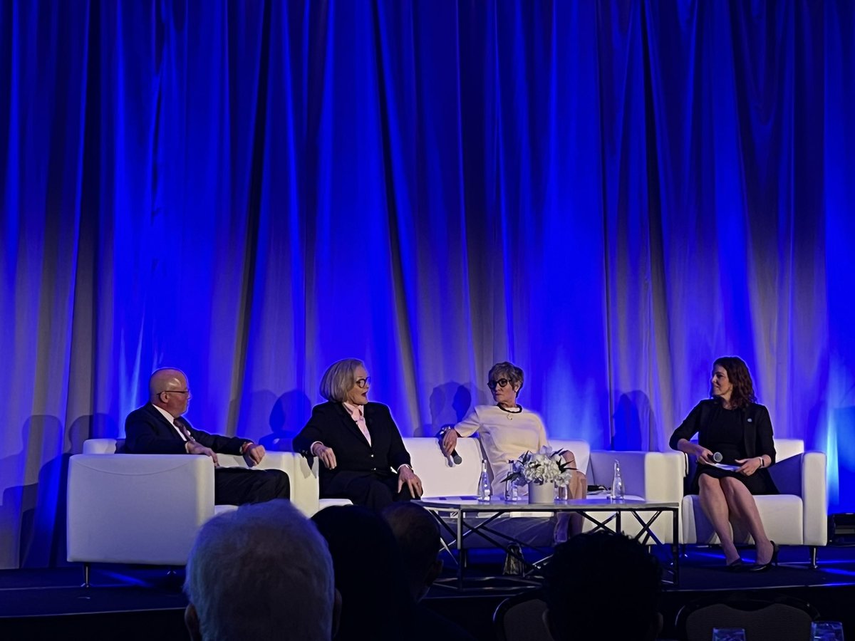 Amazing group from Ohio at #ACCLegConf2023 HeartPAC dinner- to discuss more ways to ⬆️ access to patient care, advocate for colleagues➕patients and ⬇️ administrative burden, while learning about the political climate in DC with Sen Claire McCaskill and Mary Matalin @OhioACC