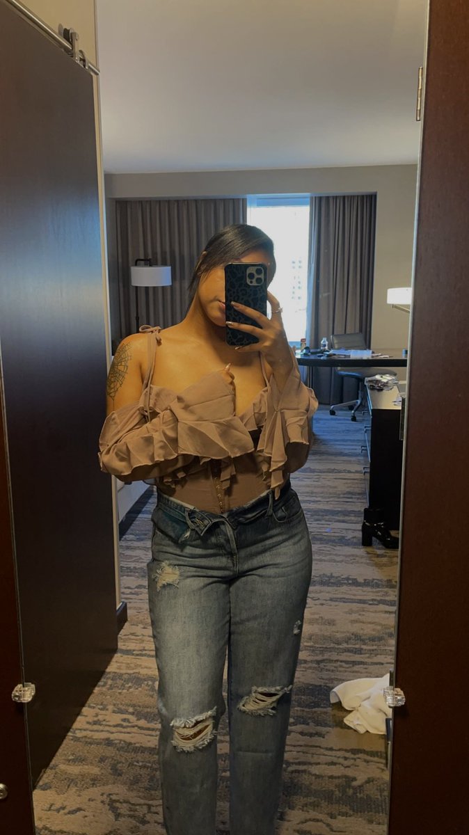 kennedipeters's tweet photo. flicks. https://t.co/xlUMpbpFIE