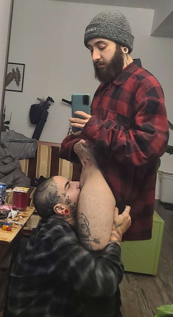 1 pic. Happiest when I'm on my knees for him 😇🥵🥰 https://t.co/q1VqcpQ5Ax