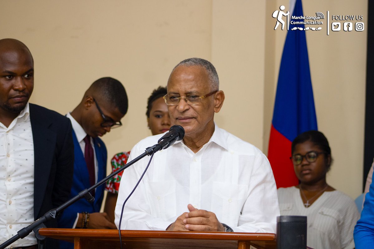 JackyLumarque's tweet image. Mwen te kontan reponn prezan pou @UQuisqueyaHaiti  nan resevwa pri AYITI GEN MOUN ke oganizasyon jèn NOU PREZAN tap remèt bay 2 lòt enstitisyon: PNTH avèk RTVC. 2 lòt jèn pèsonalite te resevwa menm pri sa a: Djina Delatour ak Wilky Toussaint.

Ayiti gen moun. Nou pap kite…