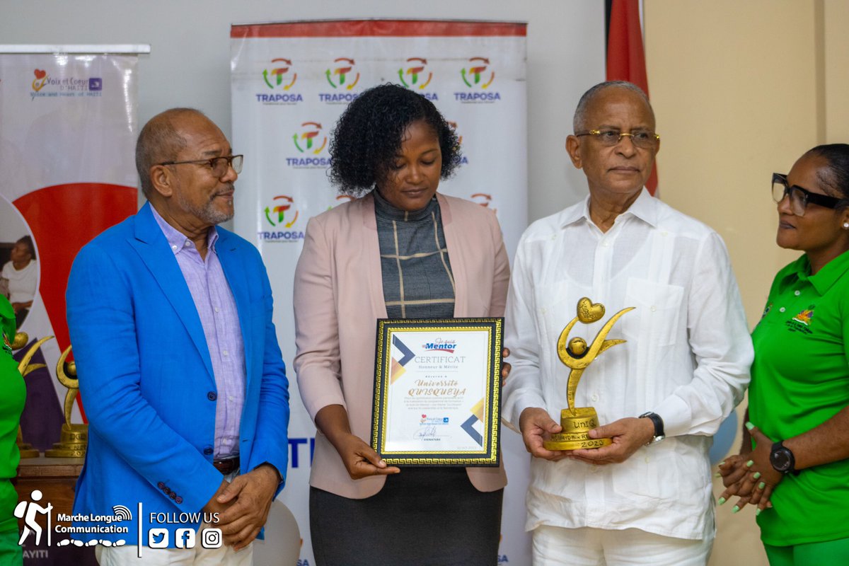 JackyLumarque's tweet image. Mwen te kontan reponn prezan pou @UQuisqueyaHaiti  nan resevwa pri AYITI GEN MOUN ke oganizasyon jèn NOU PREZAN tap remèt bay 2 lòt enstitisyon: PNTH avèk RTVC. 2 lòt jèn pèsonalite te resevwa menm pri sa a: Djina Delatour ak Wilky Toussaint.

Ayiti gen moun. Nou pap kite…