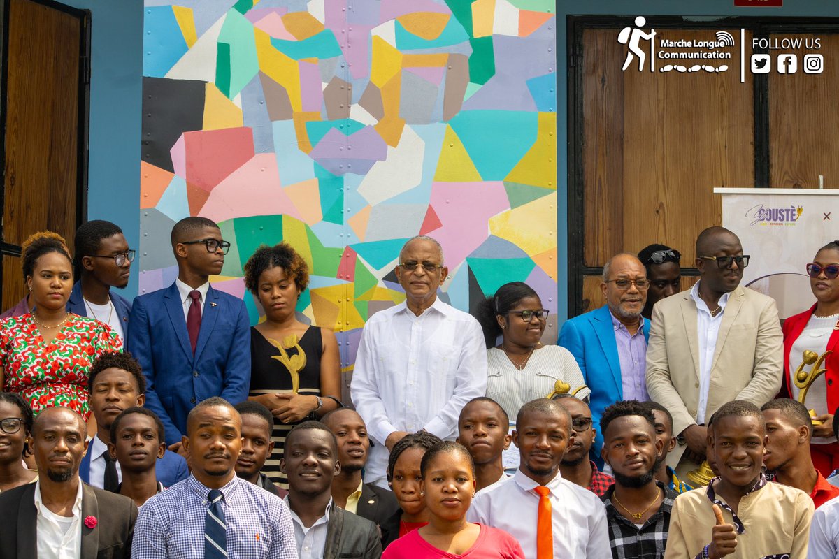 JackyLumarque's tweet image. Mwen te kontan reponn prezan pou @UQuisqueyaHaiti  nan resevwa pri AYITI GEN MOUN ke oganizasyon jèn NOU PREZAN tap remèt bay 2 lòt enstitisyon: PNTH avèk RTVC. 2 lòt jèn pèsonalite te resevwa menm pri sa a: Djina Delatour ak Wilky Toussaint.

Ayiti gen moun. Nou pap kite…