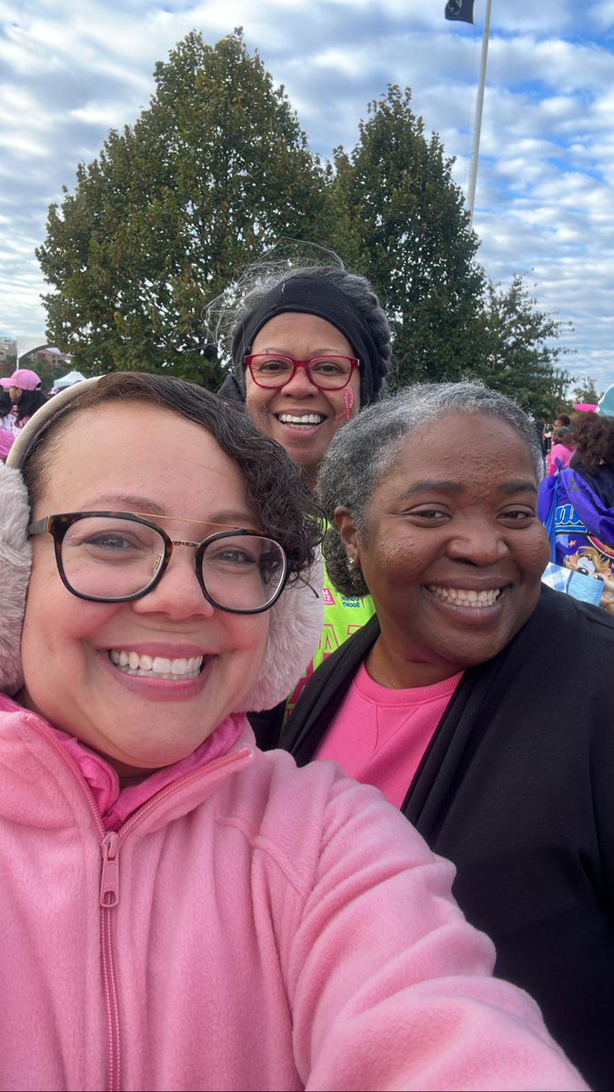 #GQLinks came together, raised funds and walked the 5K Making Strides Against Breast Cancer Walk at Flushing Meadow Park💞
We stand united in the fight against breast cancer, supporting survivors and remembering those we've lost. Together, we can make a difference! #GQLinks 🎀👟