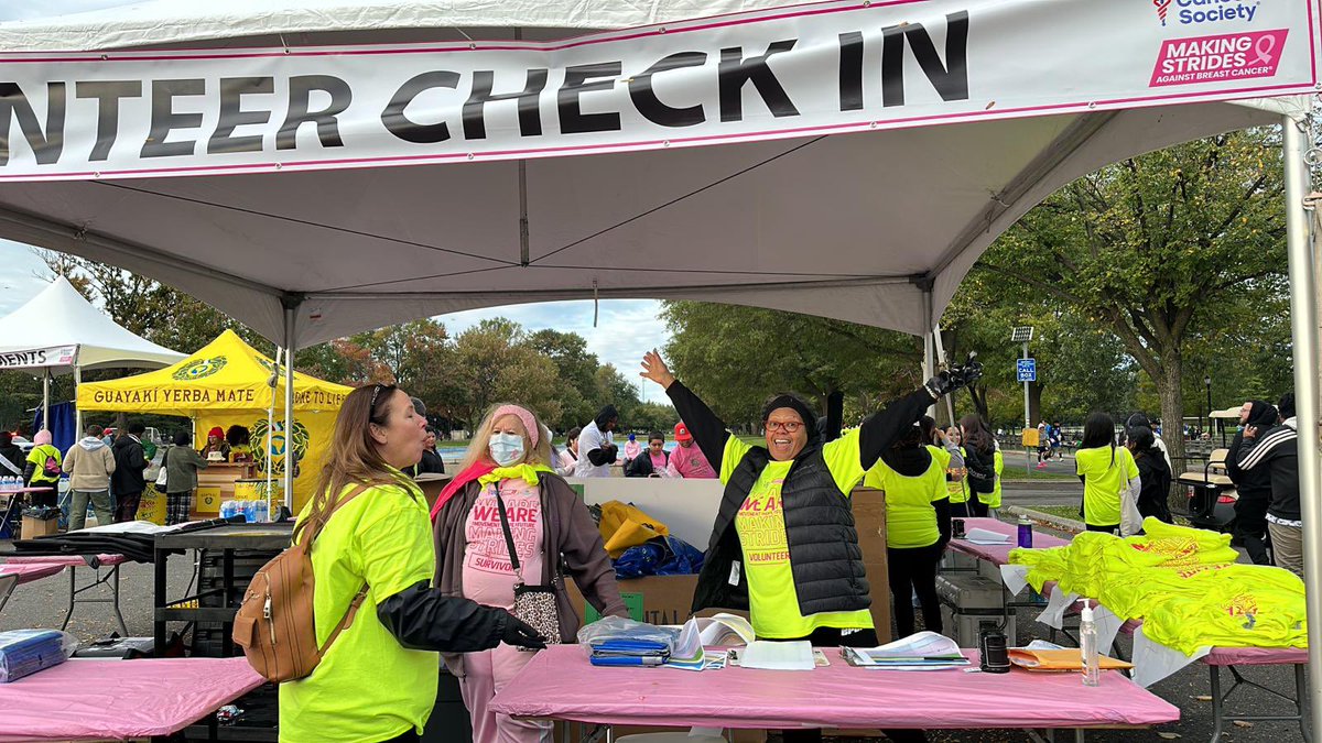 GQL1996's tweet photo. #GQLinks came together, raised funds and walked the 5K Making Strides Against Breast Cancer Walk at Flushing Meadow Park💞
We stand united in the fight against breast cancer, supporting survivors and remembering those we've lost. Together, we can make a difference! #GQLinks 🎀👟 https://t.co/8w4cHSB5cZ
