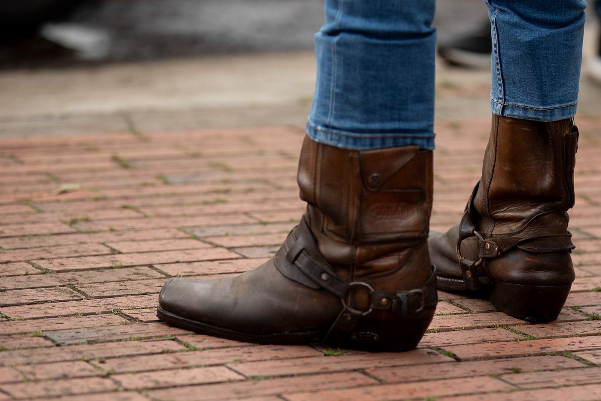 Siiiiiii ahí viene llegando este mompirri … virgen San Pedro <a href="/CaracolTV/">Caracol Televisión</a> <a href="/DisneyPlus/">Disney+</a>