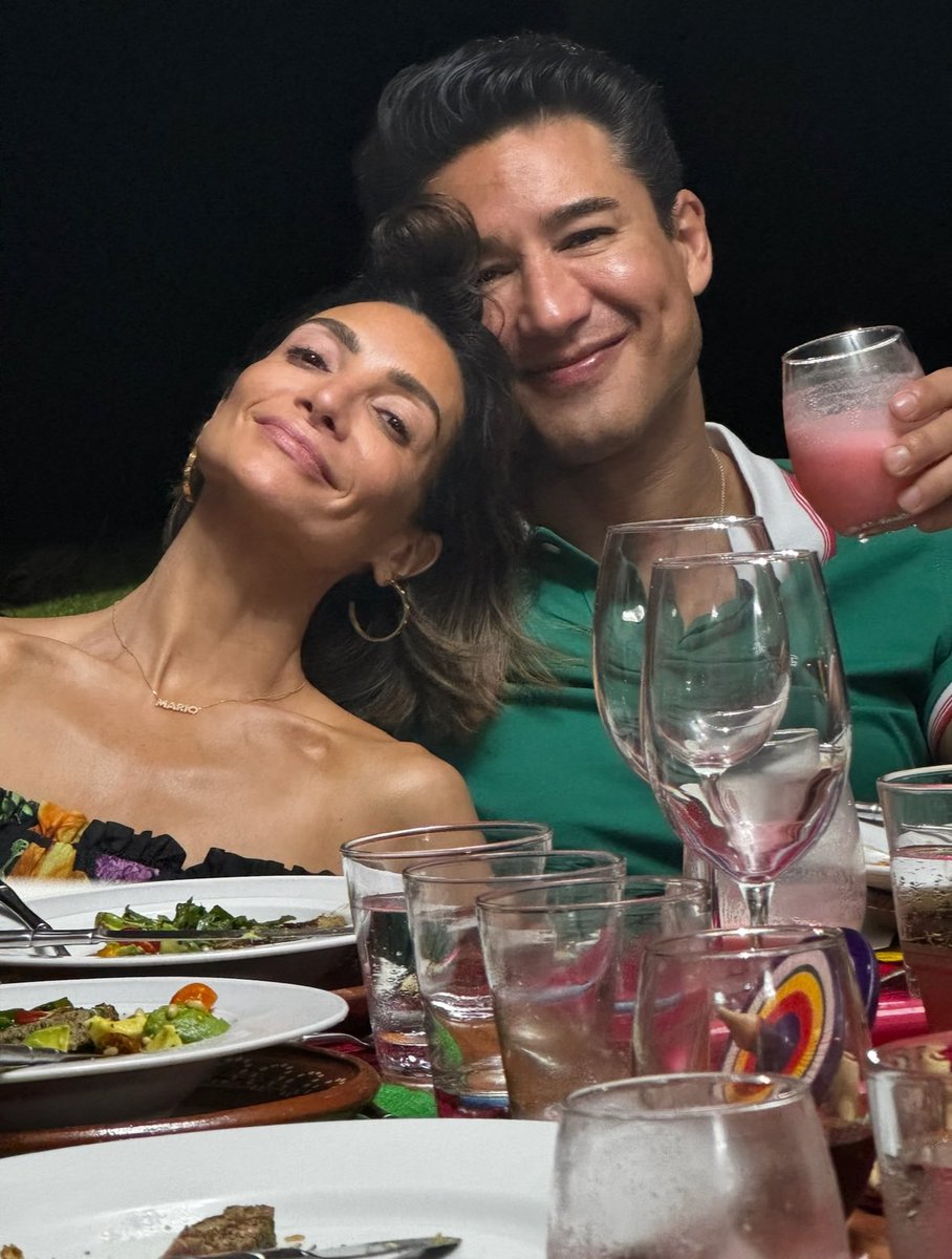 mariolopezviva's tweet photo. Adios Mexico! Gracias por todoβ¦
LA shall we?
#GoinBackToCali #LopezFam https://t.co/ZaXHMWauyY
