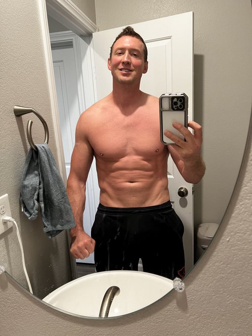 Watch 𝐏𝐢𝐞𝐫𝐜𝐞 𝐏𝐚𝐫𝐢𝐬's leaked NSFW photo on TwXstars