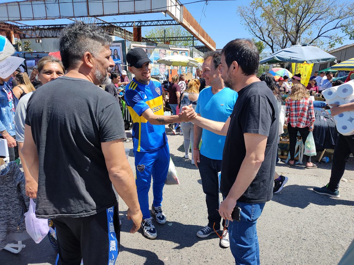 SanMartínParaTodos (@sanmparatodos) on Twitter photo A 7 días de las elecciones con <a href="/fmoreiraok/">Fernando Moreira</a>, <a href="/gkatopodis/">Gabriel Katopodis</a> , <a href="/nancycappelloni/">Nancy Cappelloni</a> y <a href="/DiegoPerrella/">Diego Perrella</a> escuchando a cada vecinx y comerciante en la Feria.
Contando las propuestas que tenemos para que nuestra gente y Argentina comiencen una nueva etapa de crecimiento pensando en el futuro🇦🇷 A 7 días de las elecciones con <a href="/fmoreiraok/">Fernando Moreira</a>, <a href="/gkatopodis/">Gabriel Katopodis</a> , <a href="/nancycappelloni/">Nancy Cappelloni</a> y <a href="/DiegoPerrella/">Diego Perrella</a> escuchando a cada vecinx y comerciante en la Feria.
Contando las propuestas que tenemos para que nuestra gente y Argentina comiencen una nueva etapa de crecimiento pensando en el futuro🇦🇷