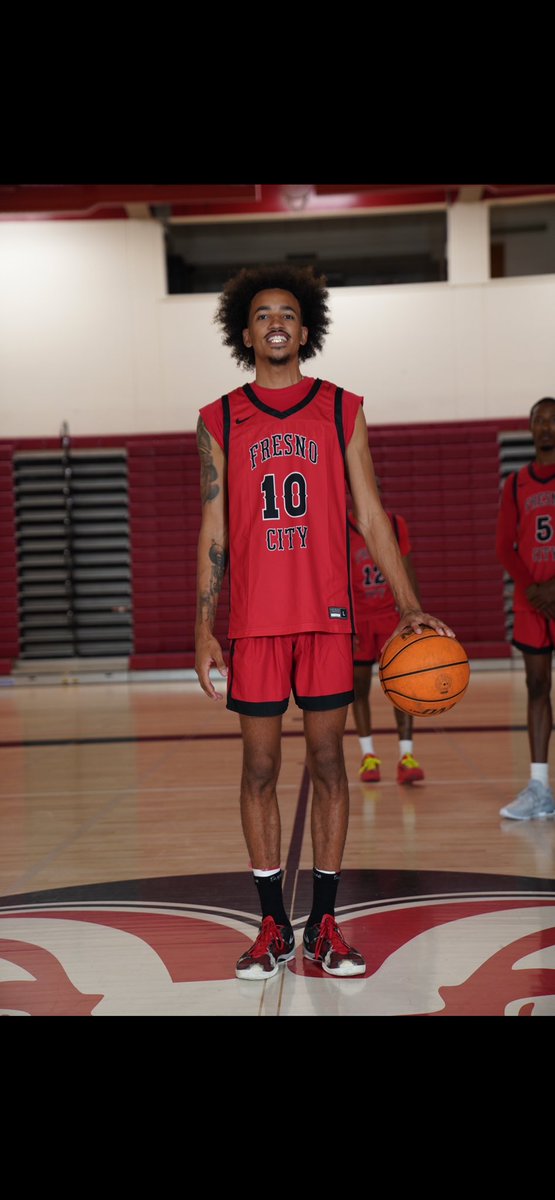 jalenroyster11's tweet photo. #year2 let’s do it ! https://t.co/hTk55yM8zM