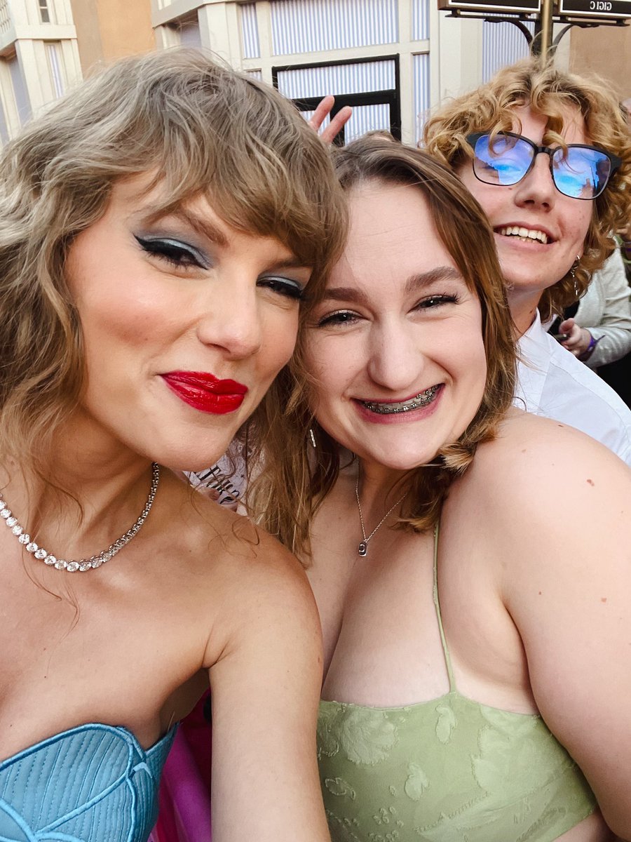 caitlin0211's tweet photo. had the best day with @taylorswift13 on 10.11.23 🫶🥹

this day will live in my heart literally forever and always. so thankful for the invite (and my first ever dm) from @taylornation13 I still can’t believe this wasn’t a dream https://t.co/uUi0EGQg1E