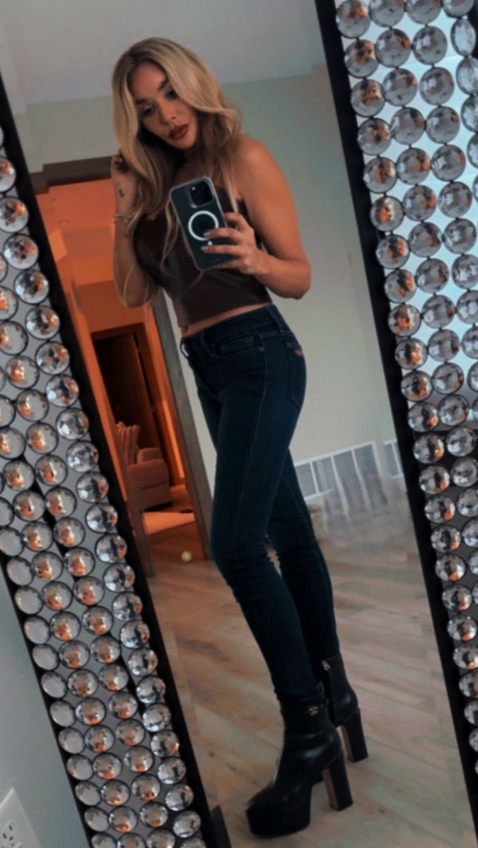 Stephanie Dinsmore tweet media