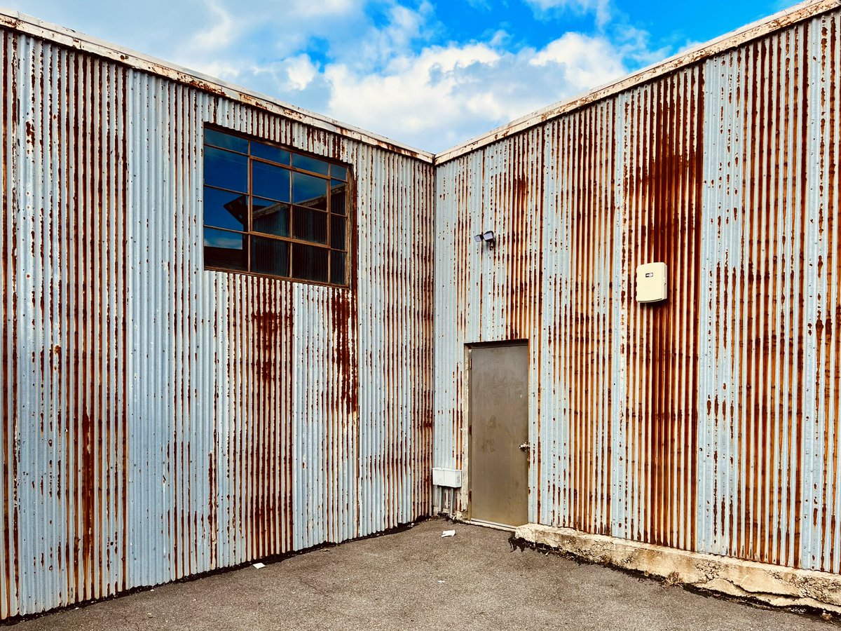 Varied Viewpoints #284: Cornered. #maspeth #queens #postindustrial #newyork #newyorkcity #seeyourcity #visit_newyork #bigcity #city #imagesofnyc #allstreetshots #photolovers #iphone13 #shotoniphone #iphonephotography #photoaday #photoadayoct #photoadayoctober