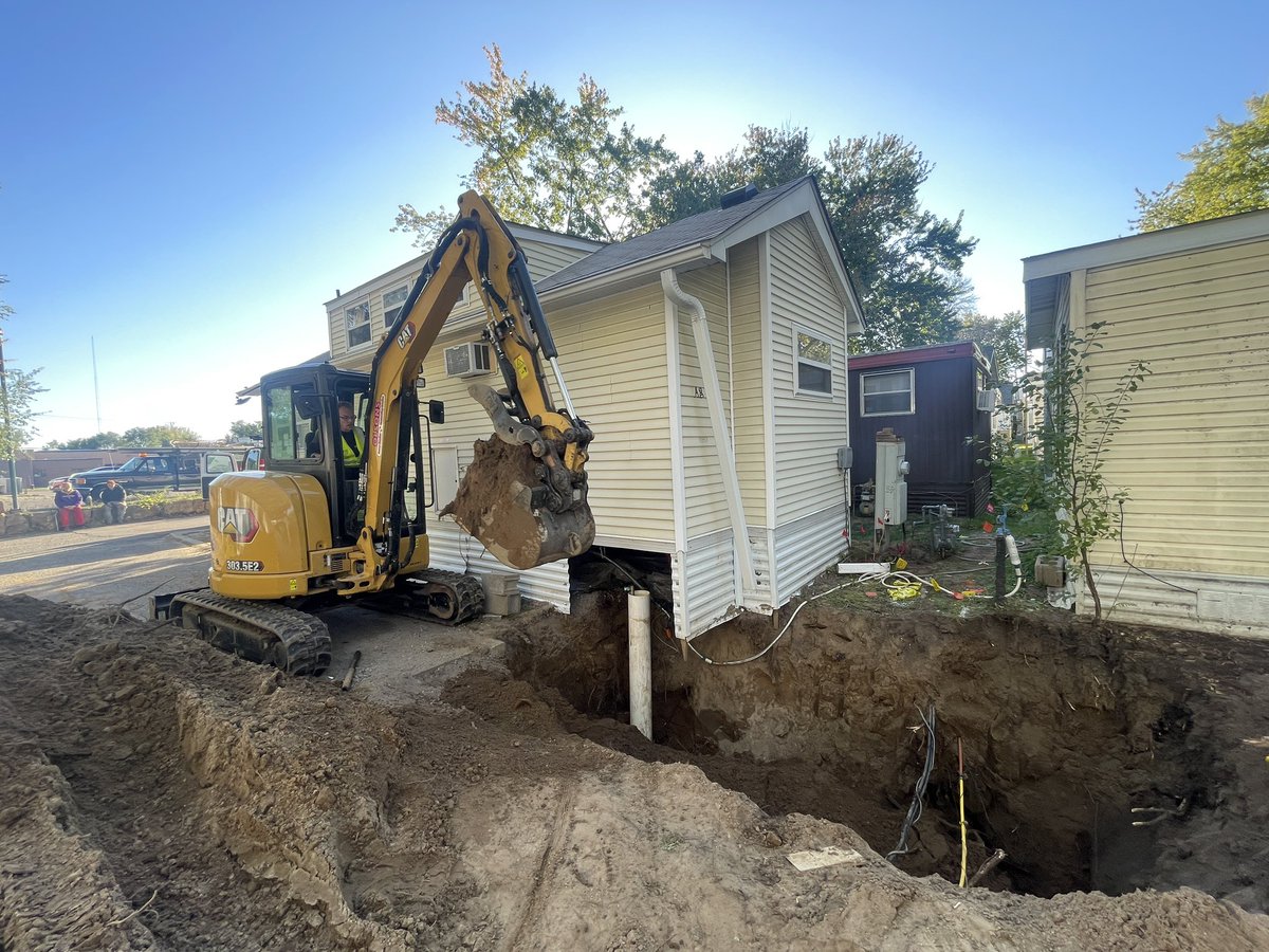 Mobile Home Parks 101:
Small Leak = Giant Hole + Torn Up Roads + Massive Bill
#retwit