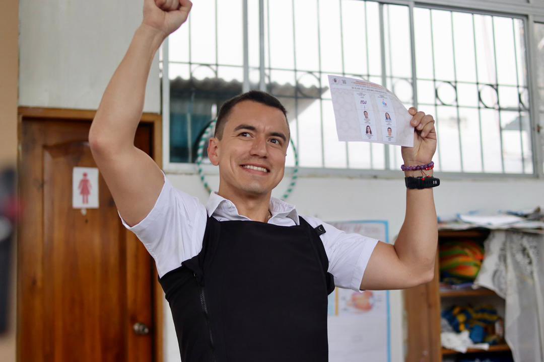 Carlos M. Prosperi (@prospericarlos) on Twitter photo Extiendo mis felicitaciones al pueblo Ecuatoriano por la participación en los comicios presidenciales. Al presidente electo <a href="/DanielNoboaOk/">Daniel Noboa Azin</a>, su victoria fortalece la democracia y refleja el cambio anhelado de todo un país, queda demostrado que los jóvenes estamos llamados para Extiendo mis felicitaciones al pueblo Ecuatoriano por la participación en los comicios presidenciales. Al presidente electo <a href="/DanielNoboaOk/">Daniel Noboa Azin</a>, su victoria fortalece la democracia y refleja el cambio anhelado de todo un país, queda demostrado que los jóvenes estamos llamados para