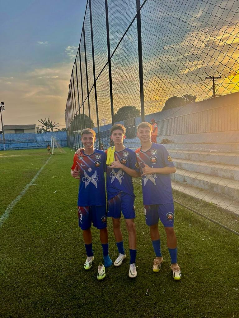 ZGazola's tweet photo. irmãos ❤️‍🔥 https://t.co/LfhALmbxO7