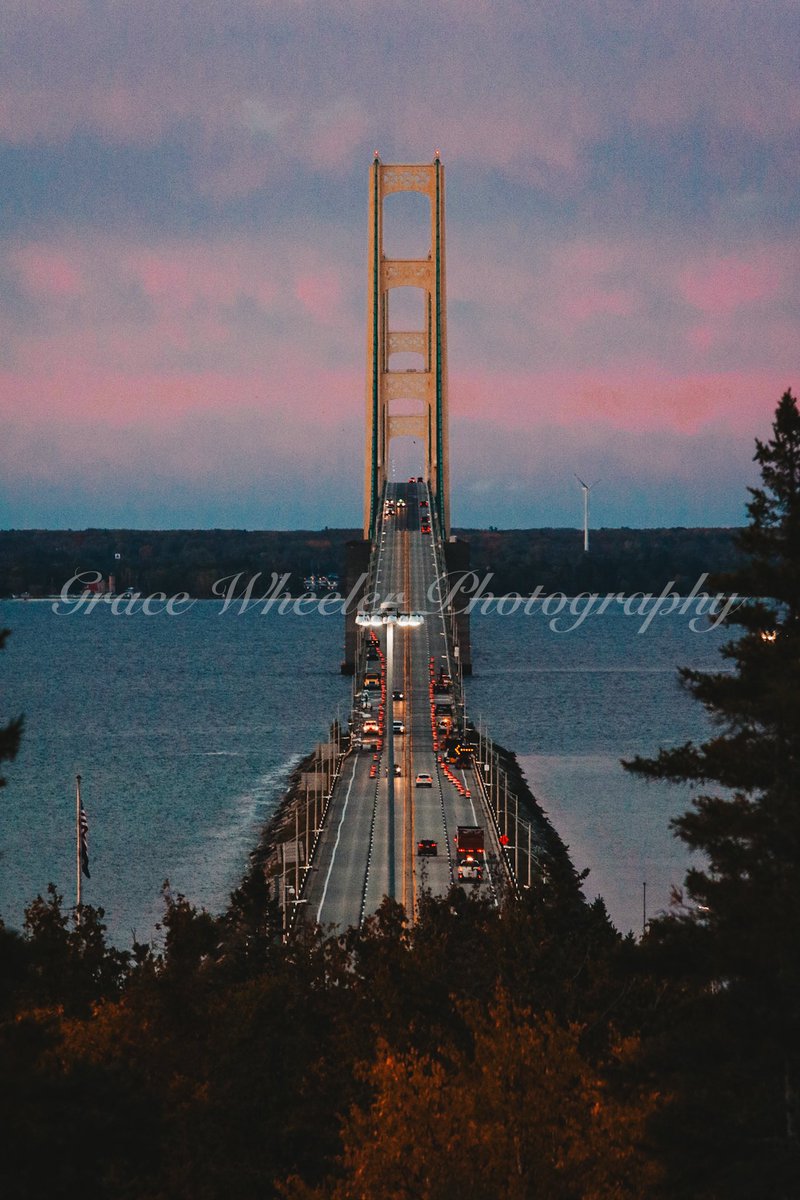 grace__wheeler's tweet photo. Mackinac Bridge — Friday, 10.13.2023, 7:45am 

@MackinacCenter @mackinacbridge @PureMichigan @UpperPeninsula https://t.co/TgLt14U71J