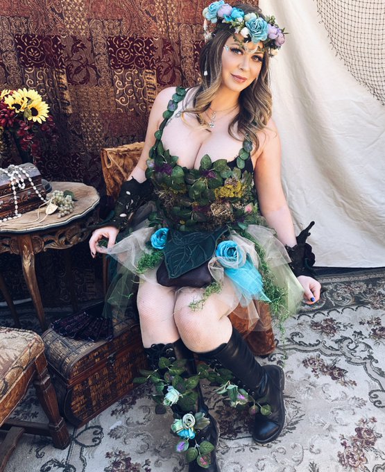 Had a blast at @LVRENFAIR today! Check my IG for more photos!! @pinkwasabitv #cosplay https://t.co/0<a class="tags" target="_blank" title="On Twitter" href="/?out=eyJ0eXAiOiJKV1QiLCJhbGciOiJIUzUxMiJ9.eyJpYXQiOjE3MjE2OTEyNDYsImlzcyI6InR3cG9ybnN0YXJzLmNvbSIsIm5iZiI6MTcyMTY5MTI0NiwiZXhwIjoxNzUzMjI3MjQ2LCJyZWRpcmVjdF91cmwiOiJodHRwczovL3R3aXR0ZXIuY29tL0xWUkVORkFJUiJ9.Sh7QhGztO3fJWX497VCZxPex1HaD1nWaSjD06trU5OhhV9bmhq1EdJjWL8e6F0cq8i5DkiPEmjabpUiOxmF5Zg">@LVRENFAIR</a><a href="/tag/cosplay"class="tags"><span>#cosplay</span></a>
