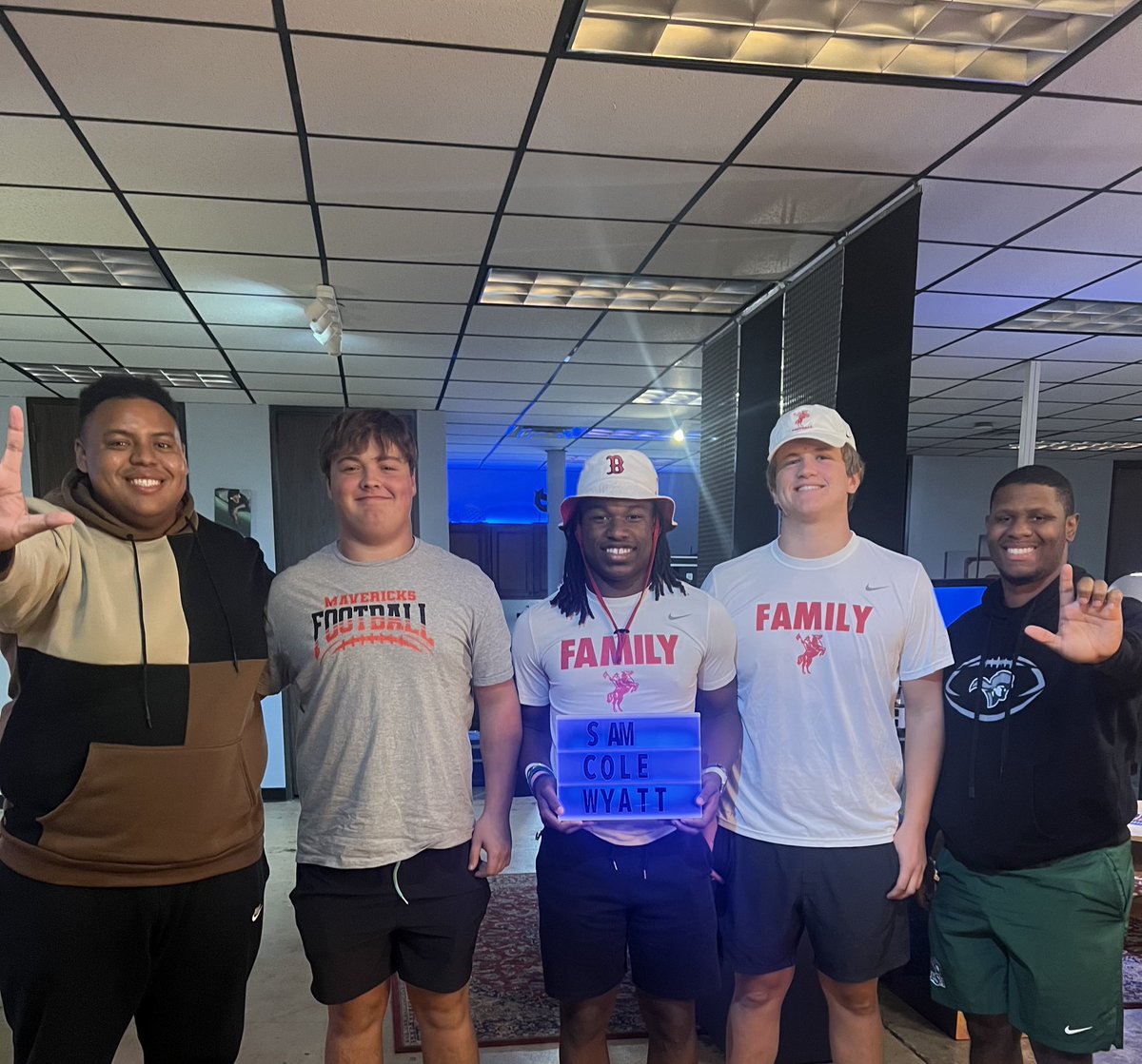 levelupexp_'s tweet photo. We’re rolling 5 Deep for this episode (not counting the Dynamic Duo)
Thank you to

St. John’s
@_Cole_Allen 
@WyattChilders55 
@SamuelGriggs75 

And Pearland Oliers
@ashtonhamp3
@JadenWincher

for visiting with us! This week’s episode will be fun for sure!

#LevelUpExp #TXHSFB https://t.co/cKCjsxzWBr