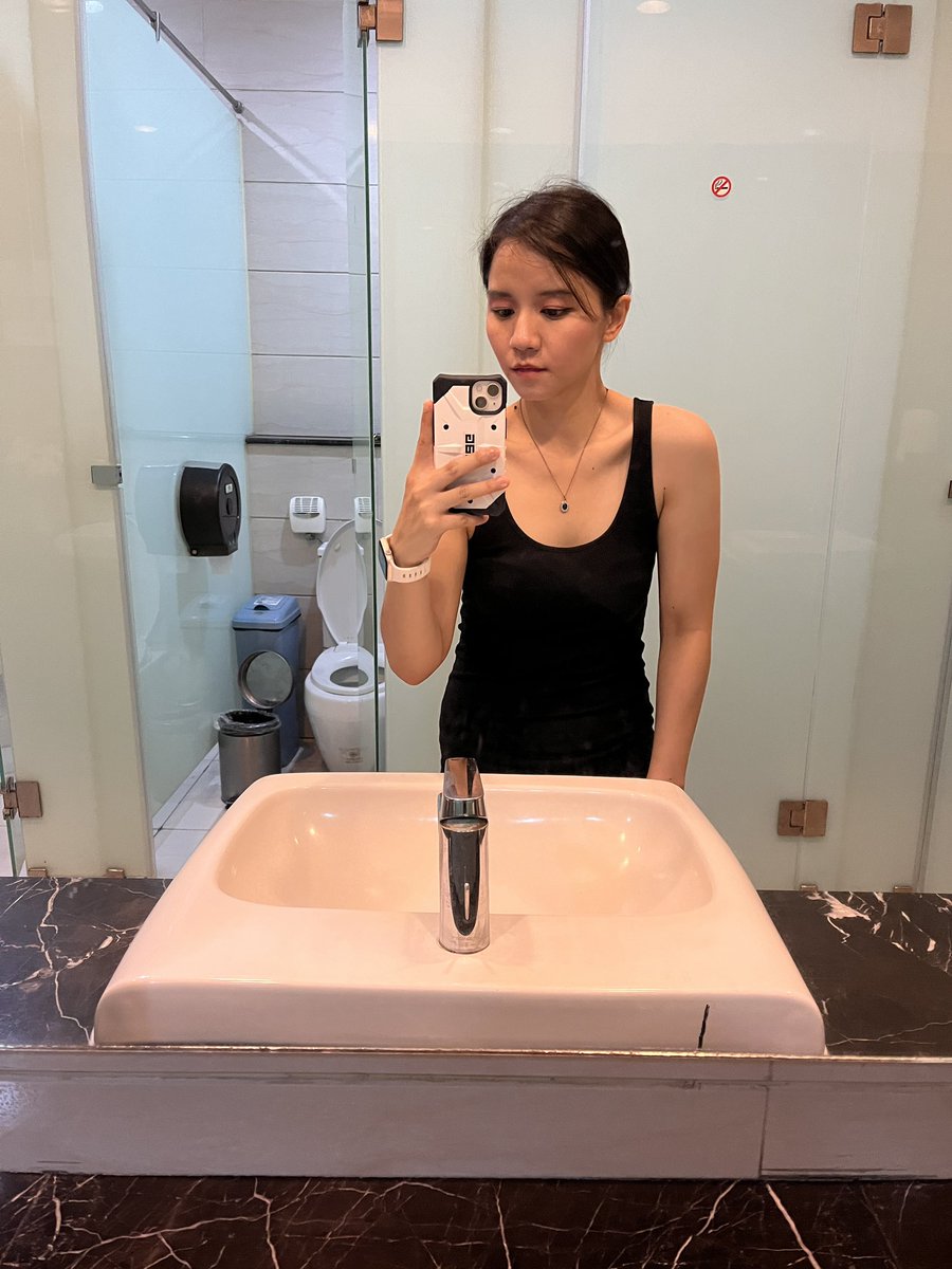 MarissaSutanto's tweet photo. Sawaadeekaaap🙏🏻🥳😁
.
#marissasutanto #drummergirl #asiangirl https://t.co/1d0GBy6rmn